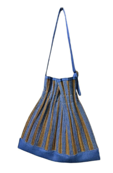 กระเป๋าสะพายทอจีบพัด