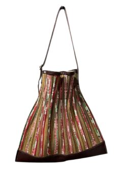 กระเป๋าสะพายทอจีบพัด